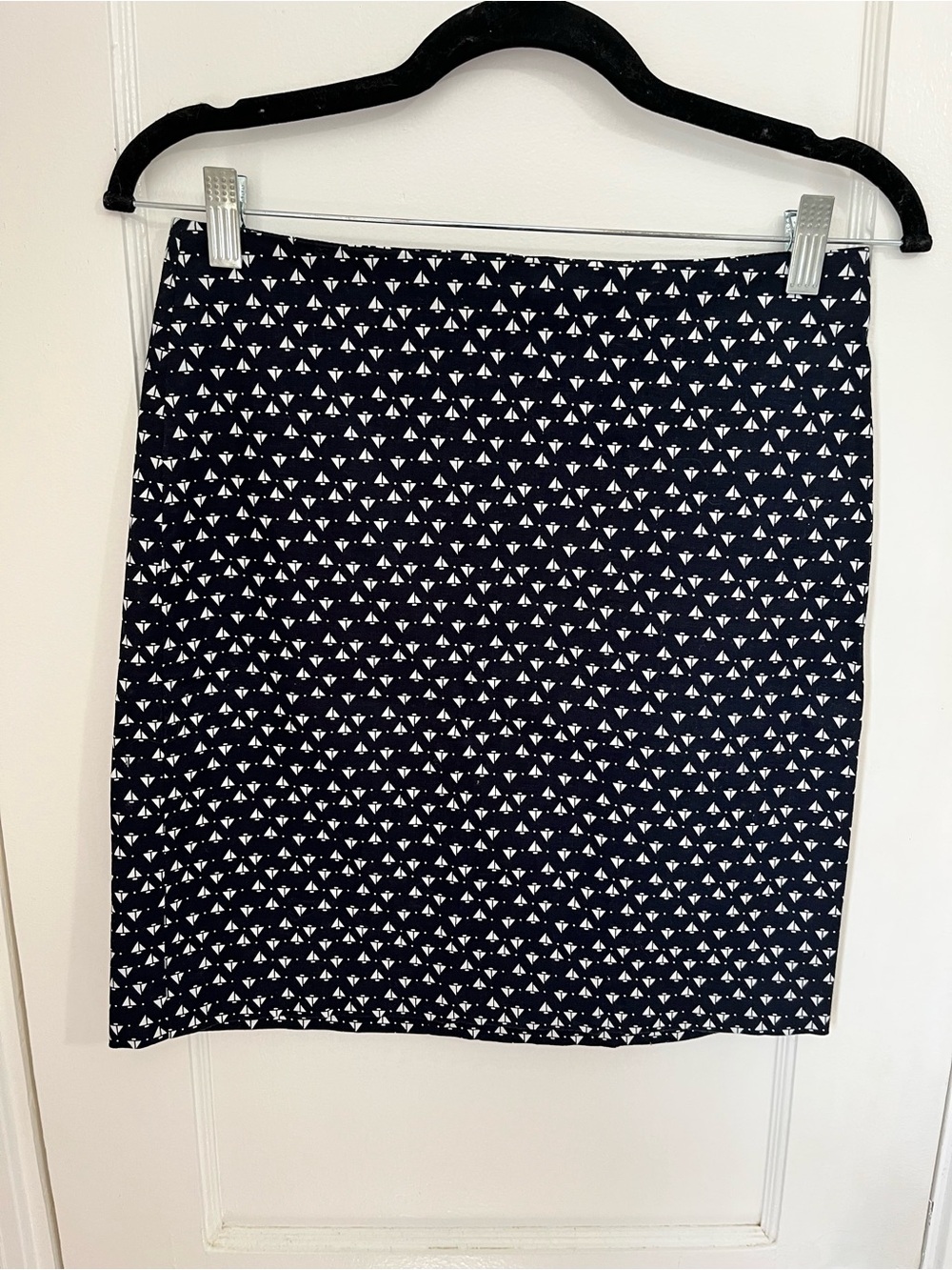 Ann Taylor Navy and White Printed Pencil Skirt